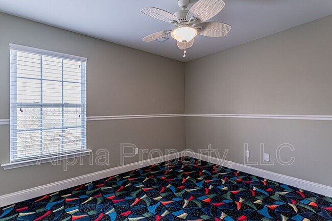 Building Photo - 208 Day Break Ct