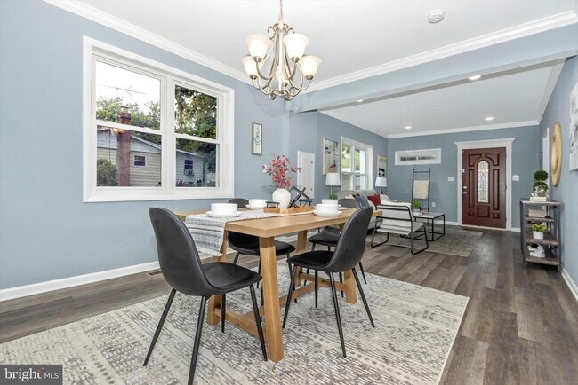 Building Photo - 404 Cedarleaf Ave