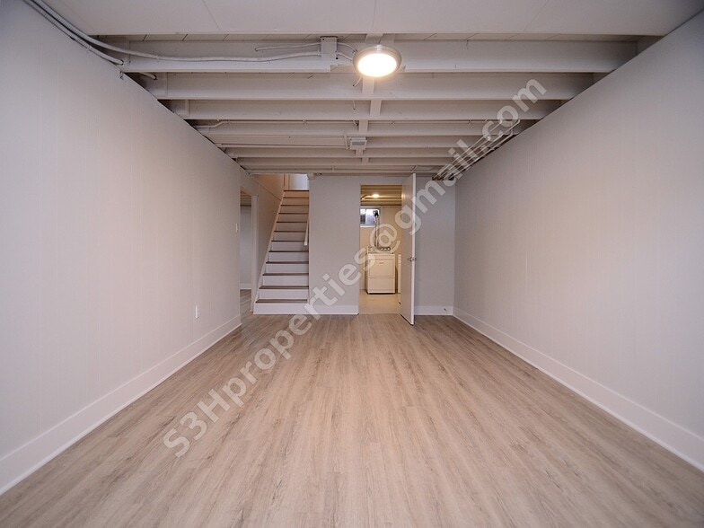 Building Photo - 5630 Erskine St