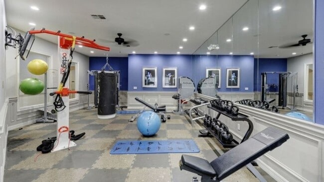 Building Photo - 12041 Dessau Rd