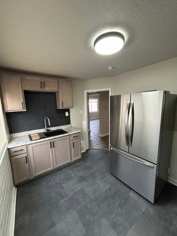 Building Photo - 7446 Calvin Ave