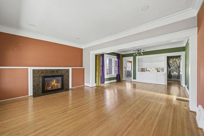 Building Photo - 1846 12th Ave