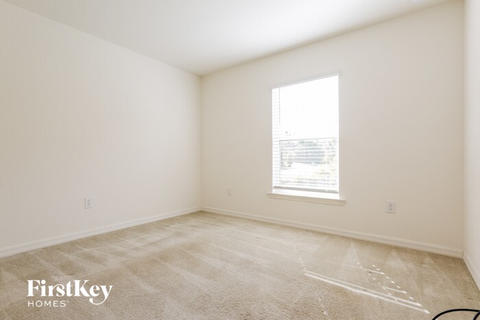 Building Photo - 3685 Parade Terrace