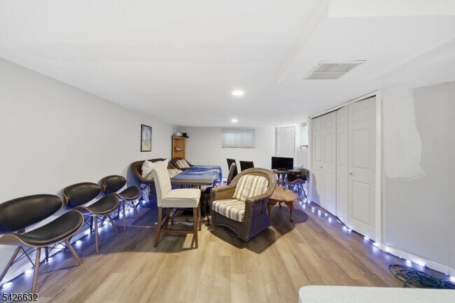 Building Photo - 131 Califon Rd