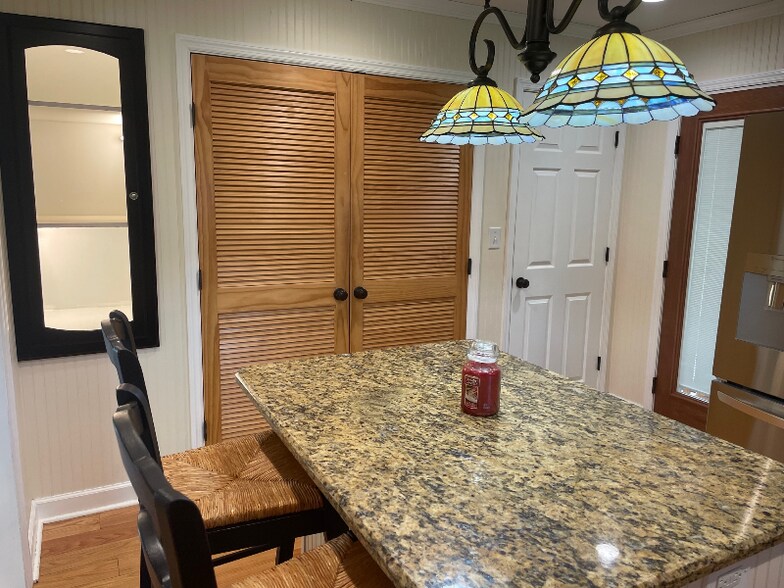 Building Photo - 103 Rocky Dr