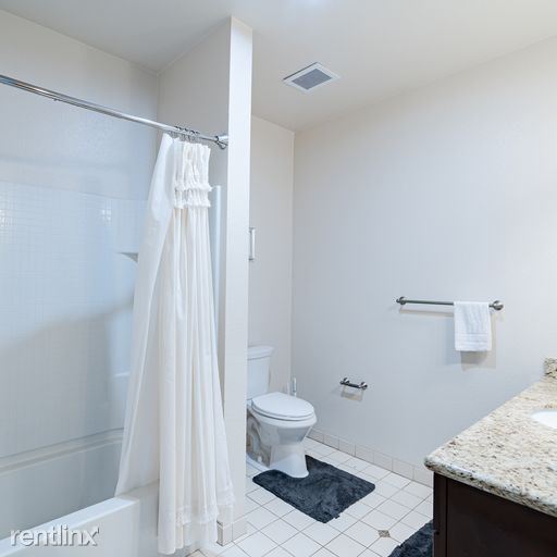 Building Photo - Room for Rent, 1 bath Condo - 1445 Fruitda...