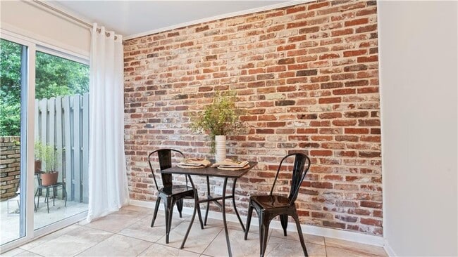 Building Photo - 3095 Colonial Way