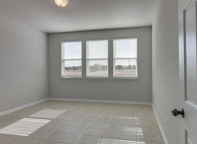 Building Photo - 240 La Escalera Dr