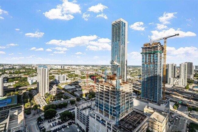 Building Photo - 851 NE 1st Ave