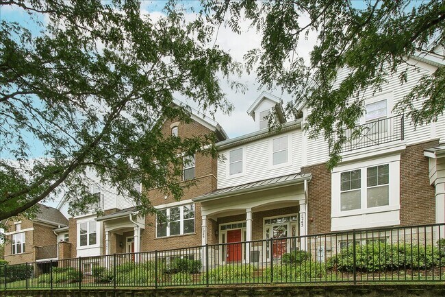 Building Photo - 1245 Tuscany Dr