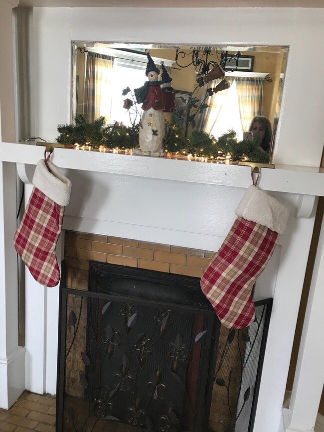 Building Photo - 1905 Ivy St