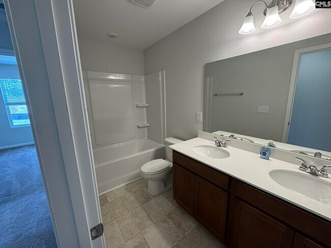 Building Photo - 3042 Hallsdale Dr