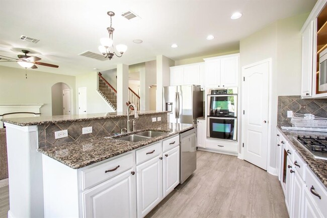 Building Photo - 350 McGarity
