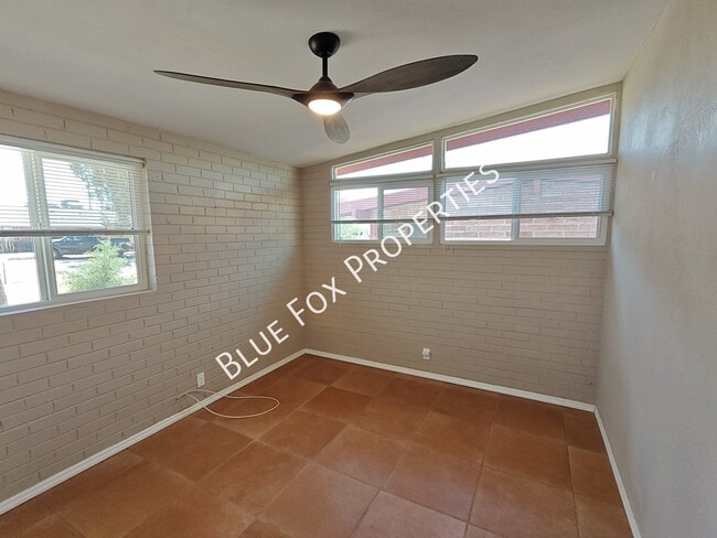 Building Photo - 5449 E Holmes St