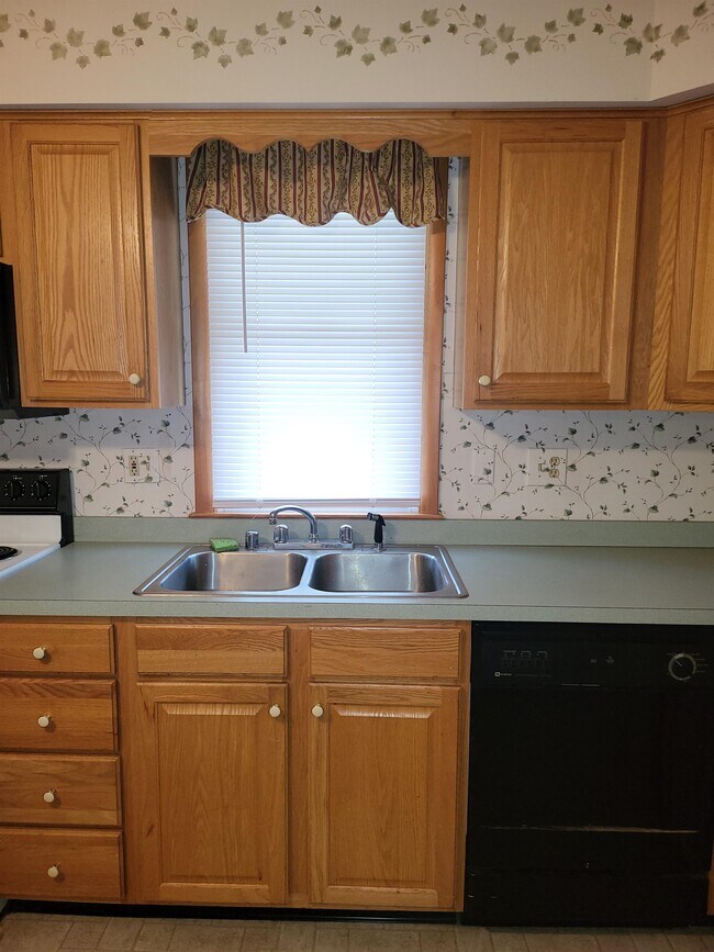 Building Photo - 139 N Seton Ave