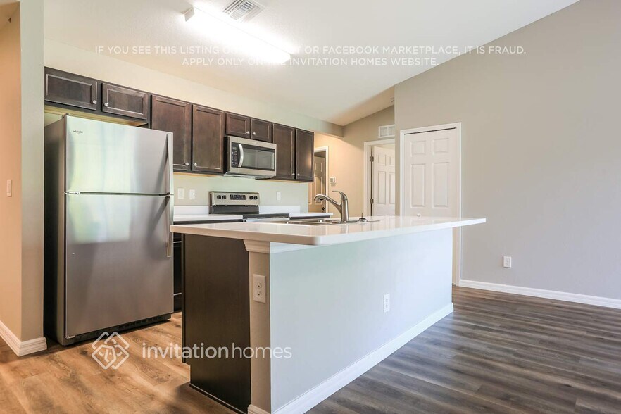 Building Photo - 6184 Hoffman St