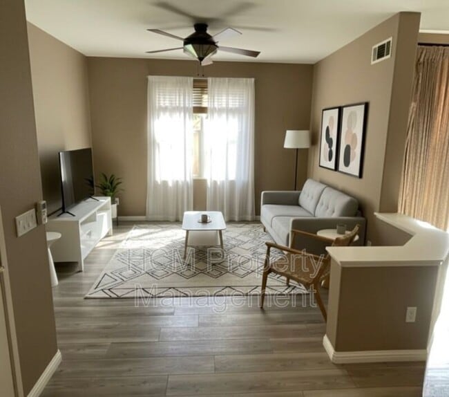 Building Photo - 21 Sonata St