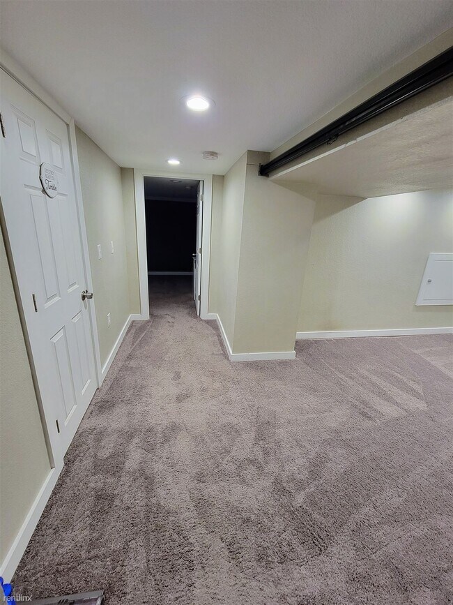 Building Photo - 3 br, 2 bath House - 3326 Steele Street