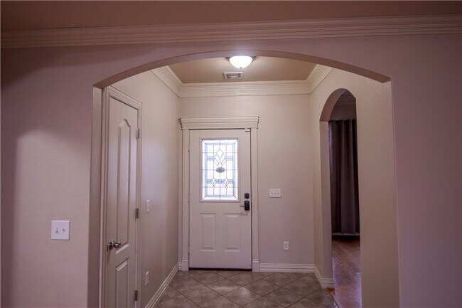 Building Photo - 202 Dawn Dr