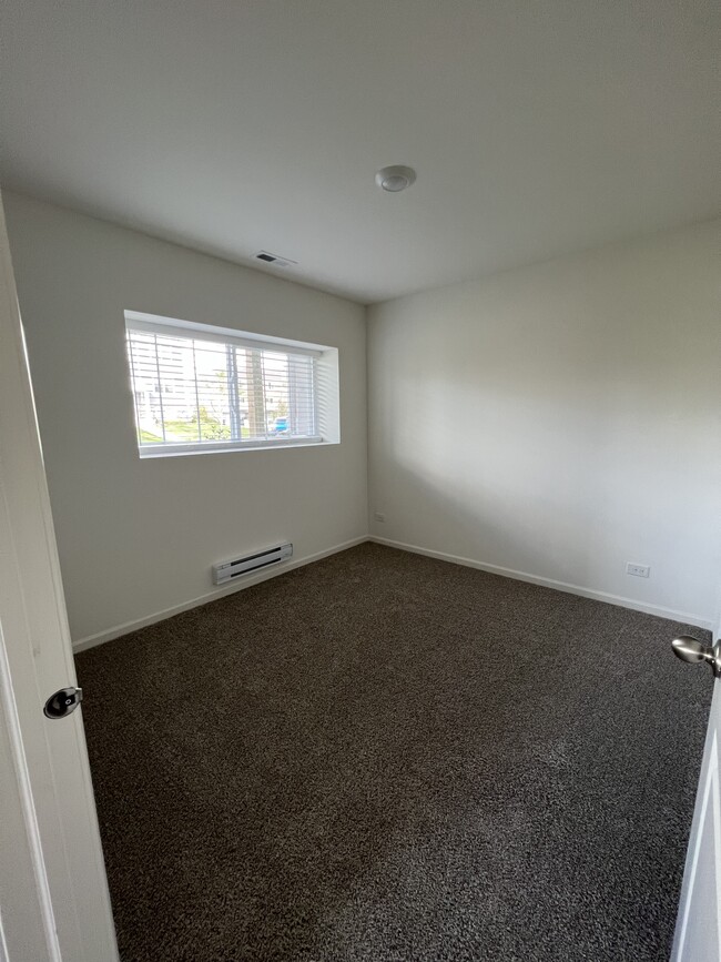Building Photo - 3837 Currant Ln