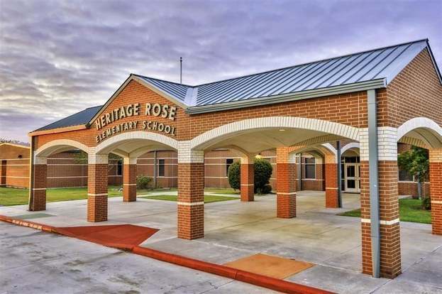 Building Photo - 7035 Toluca Dr