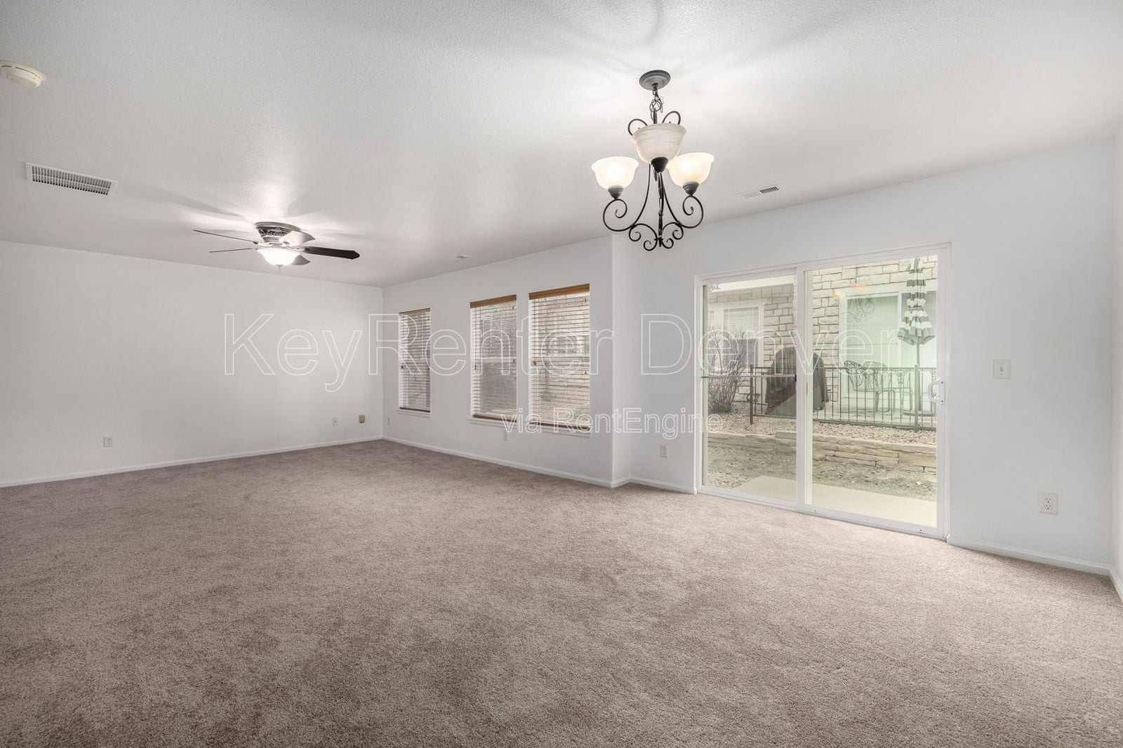 Building Photo - 9770 Mayfair St