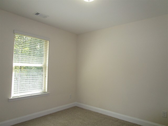 Building Photo - 2400 Freemont St