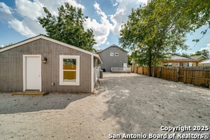 Building Photo - 811 W Kings Hwy