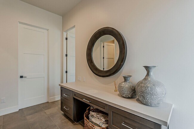 Building Photo - Luxury Home ready for January Move-in