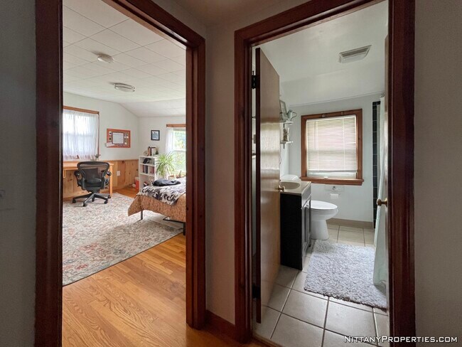 Building Photo - 120 Crestmont Ave