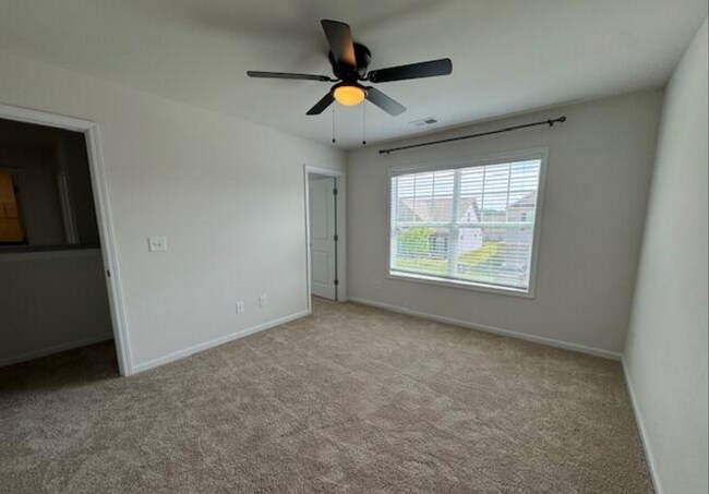 Building Photo - 566 Burnaby Ct