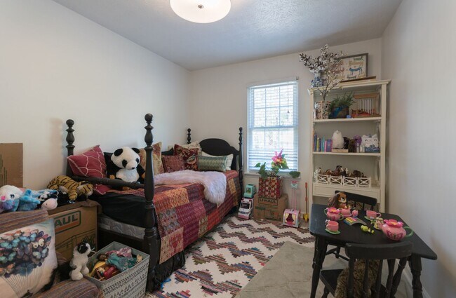 Building Photo - Beautiful 3BD/2BA Home in the Kensington Square community in Roswell.