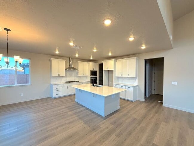 Building Photo - New 3 bed, 2.5 bath with 2 car garage home