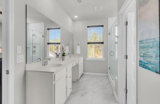 Building Photo - 399 Woodgate Wy