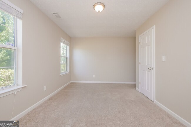 Building Photo - 2703 Holly Berry Dr