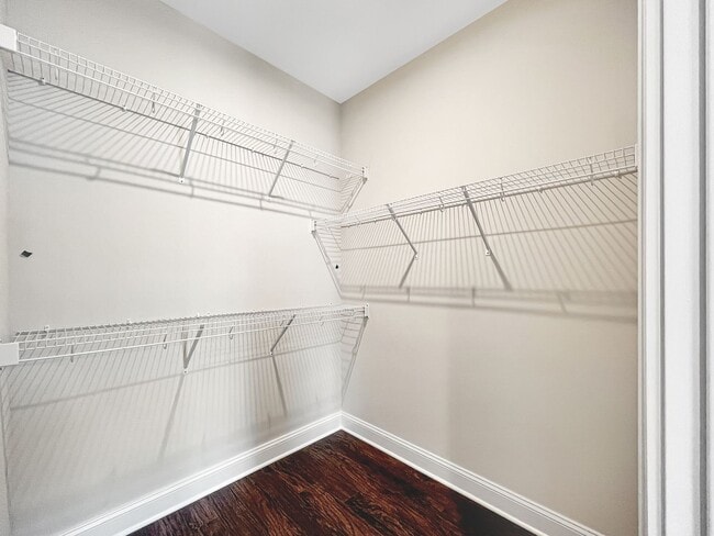 Building Photo - Stunning Luxury Townhome with Elevator in ...
