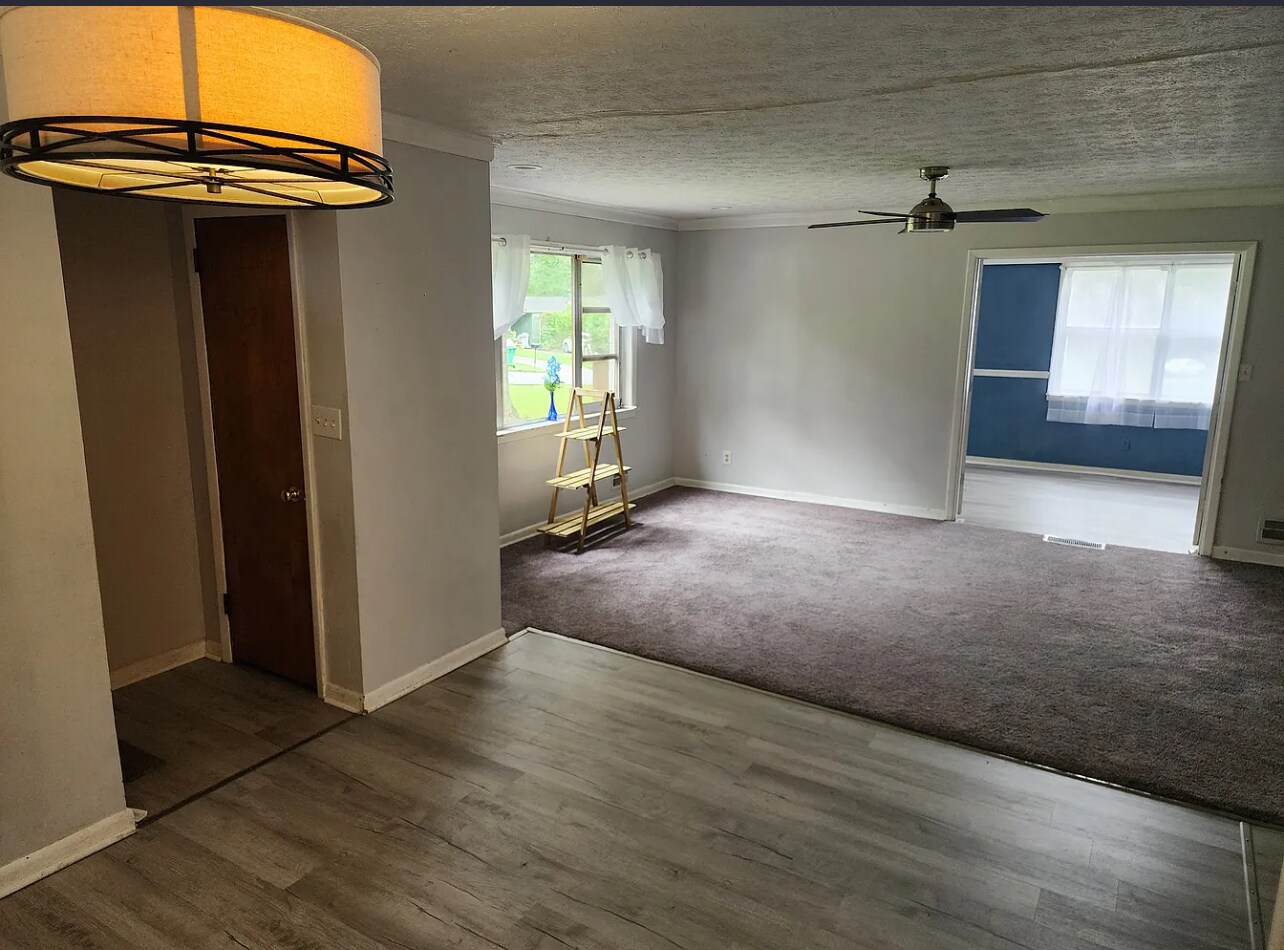 Building Photo - 2695 Davidson Dr