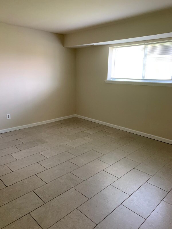 Building Photo - 5504 Karen Elaine Dr