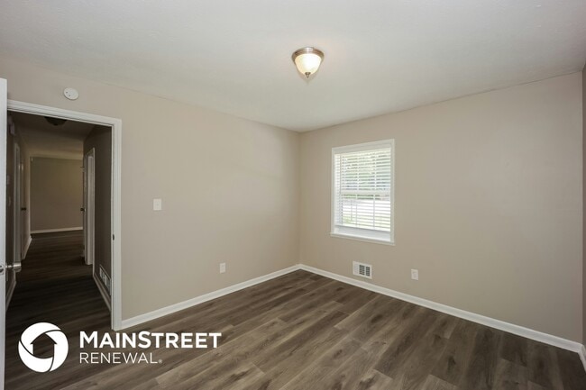 Building Photo - 8904 Channing Dr
