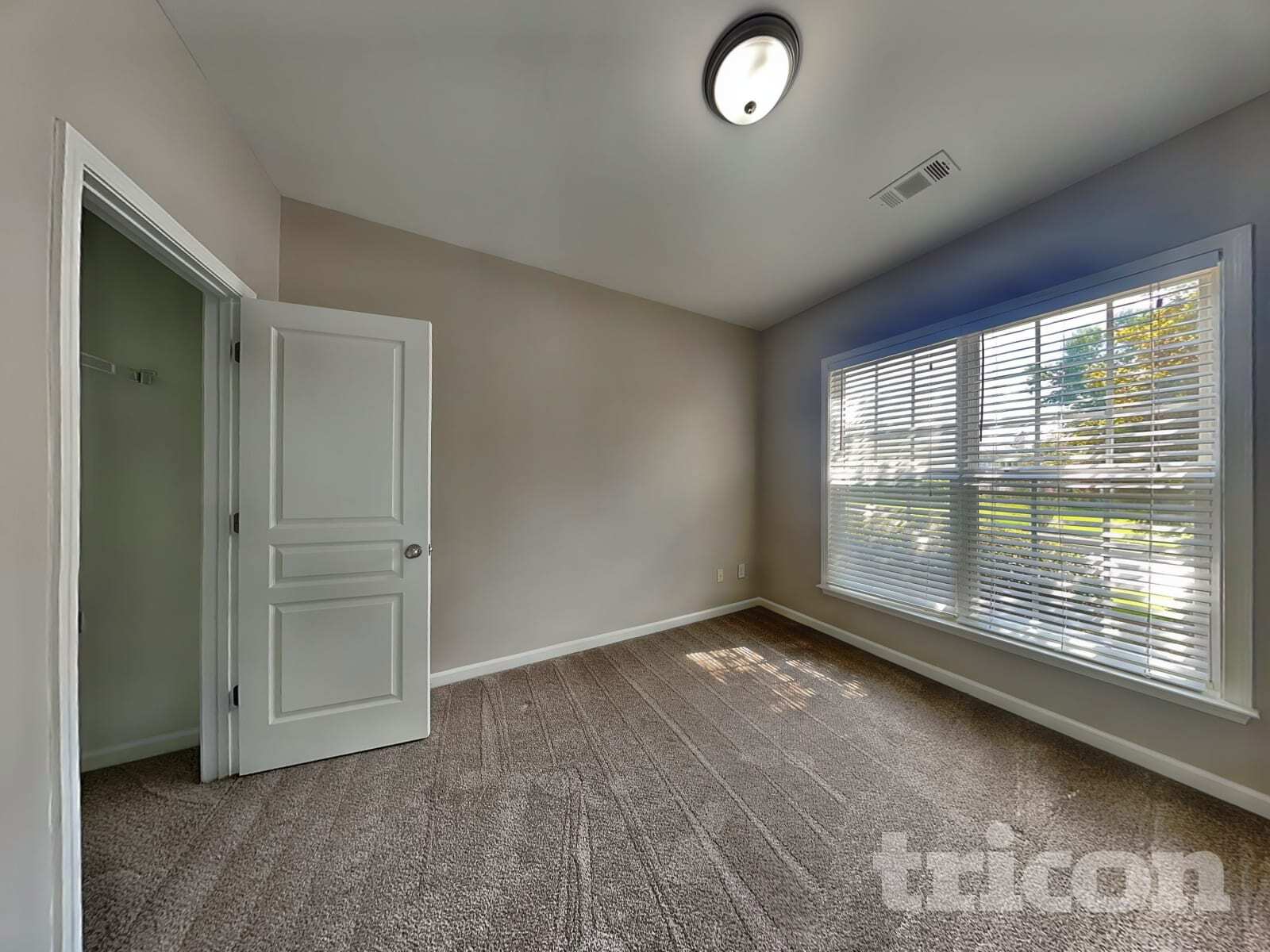 Building Photo - 6740 Waveland Dr