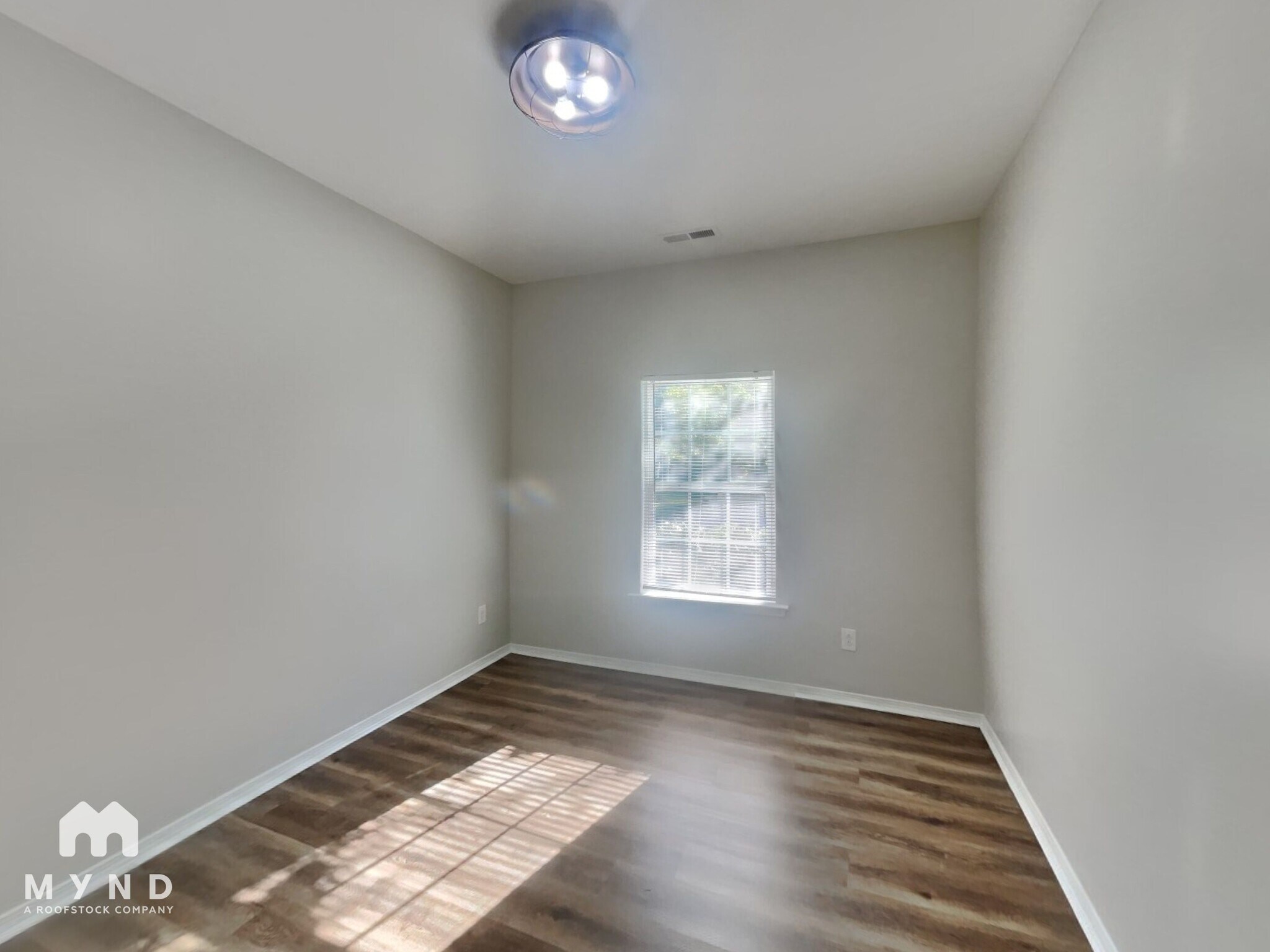 Building Photo - 1120 Sweet Gale Dr