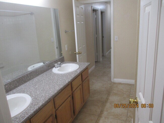 Building Photo - 8216 Grassy Point Cir