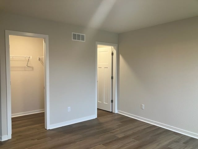 Building Photo - 9535 S Bergamont Dr