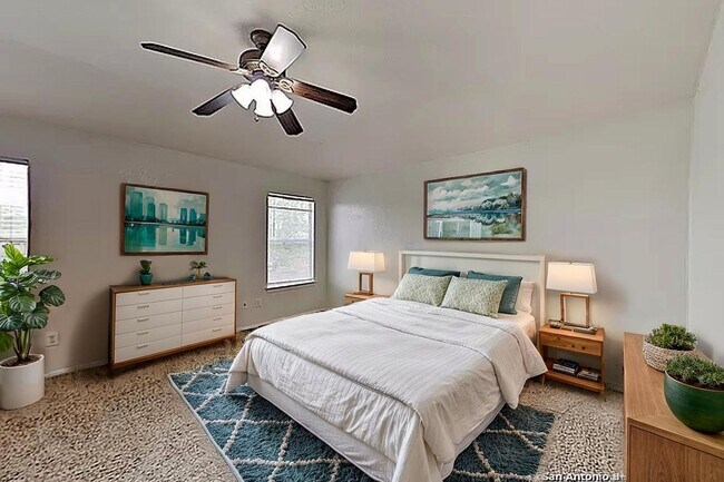 Building Photo - OPEN FLOOR PLAN  |  2 LIVING AREAS  |  4 B...