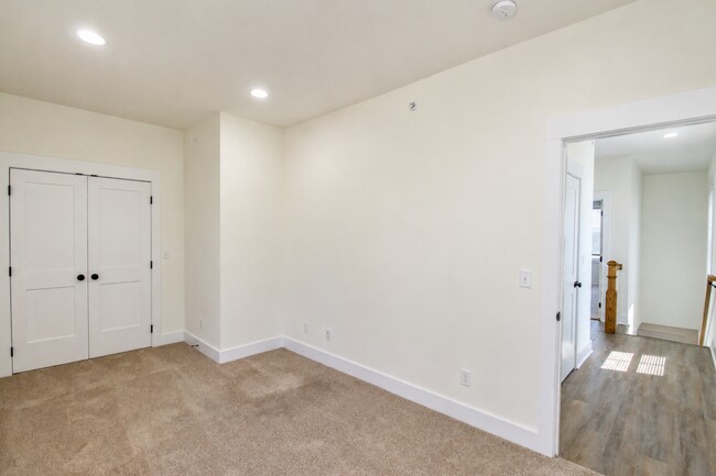 Building Photo - 1331 Belfair St