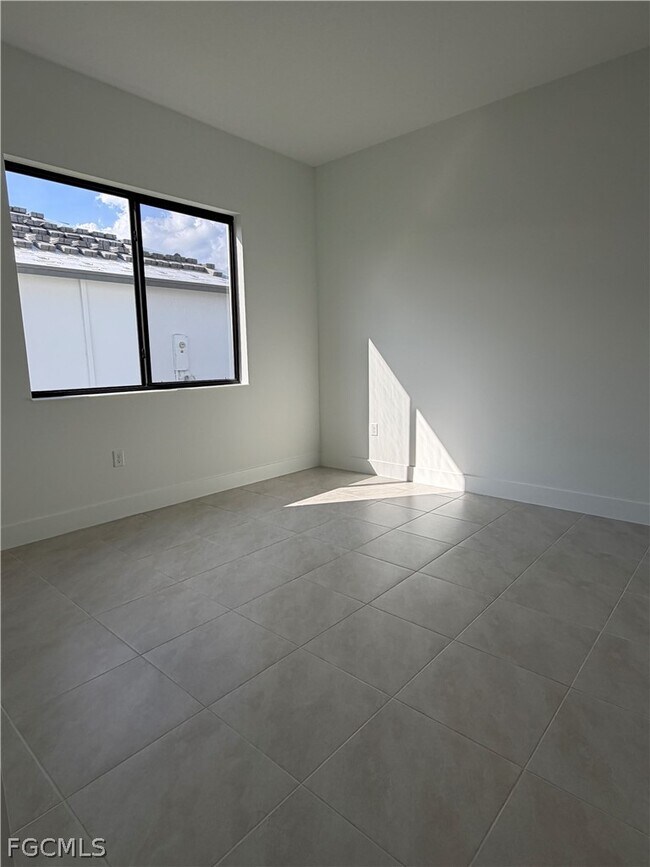 Building Photo - 5166 Julienne Rd