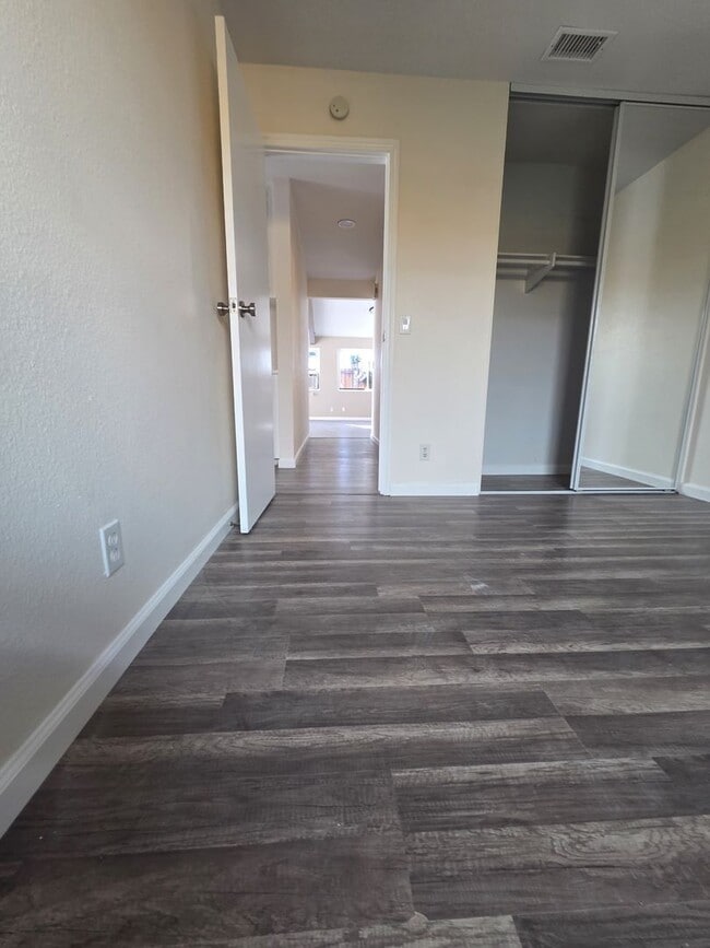 Building Photo - $4,200 p/mo - 3br/2ba in one of Oceanside's finest neighborhoods