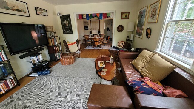 Building Photo - 3131 W Grace St