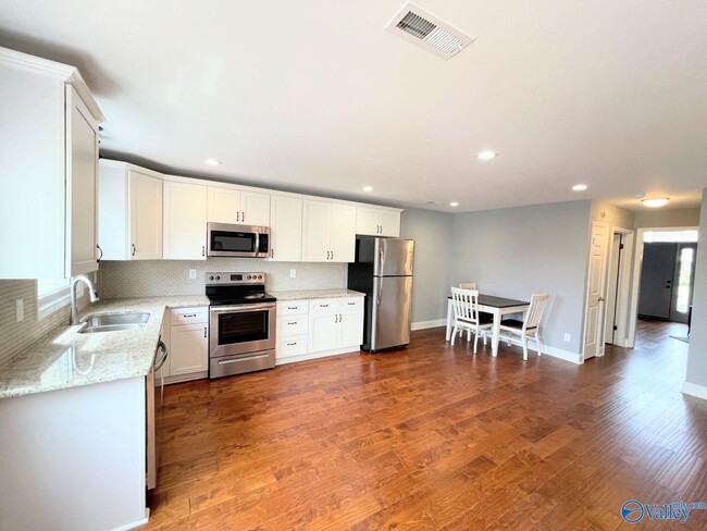 Building Photo - 6659 Steeplechase Dr NW