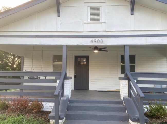 Building Photo - 4908 3rd Ave S